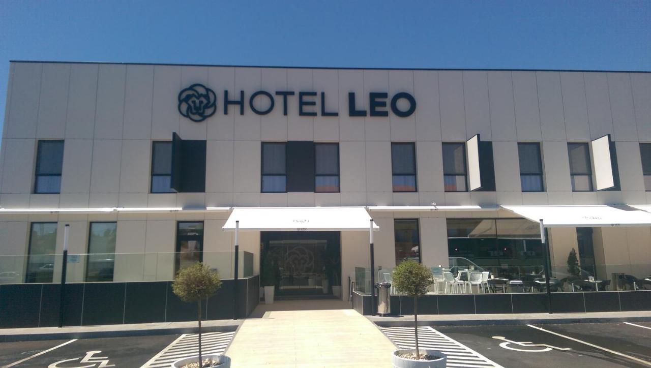Hotel Leo Монестерио Екстериор снимка