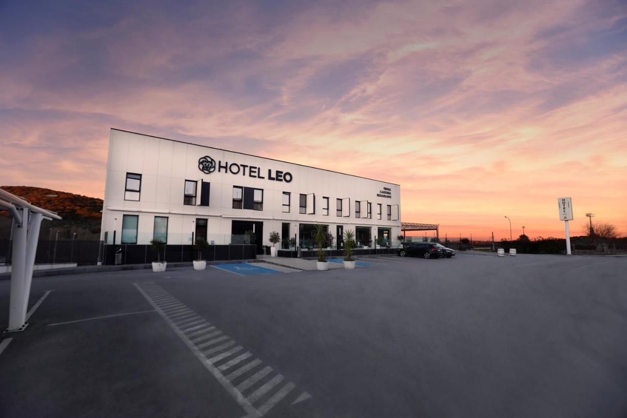 Hotel Leo Монестерио Екстериор снимка