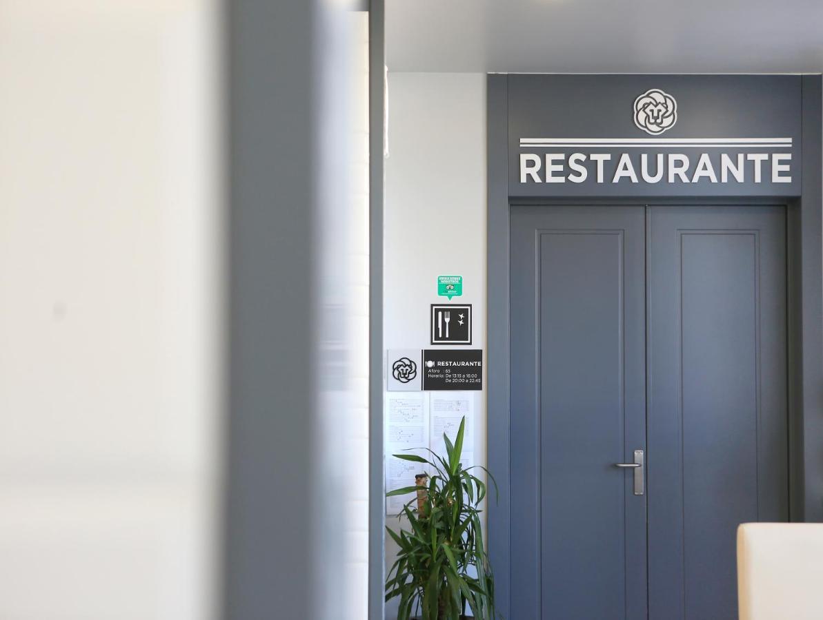 Hotel Leo Монестерио Екстериор снимка