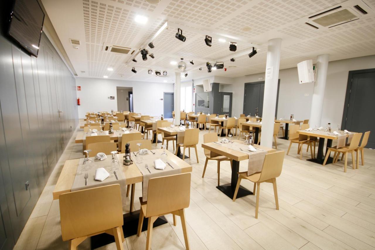 Hotel Leo Монестерио Екстериор снимка