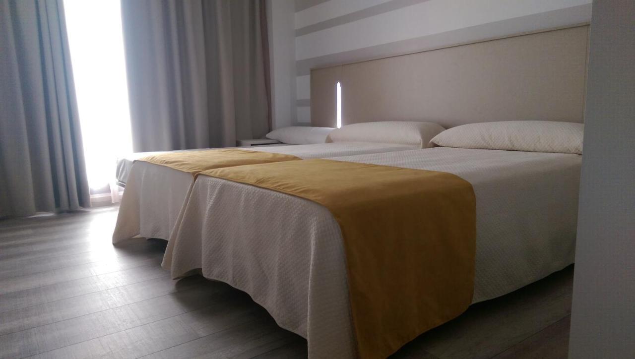 Hotel Leo Монестерио Екстериор снимка