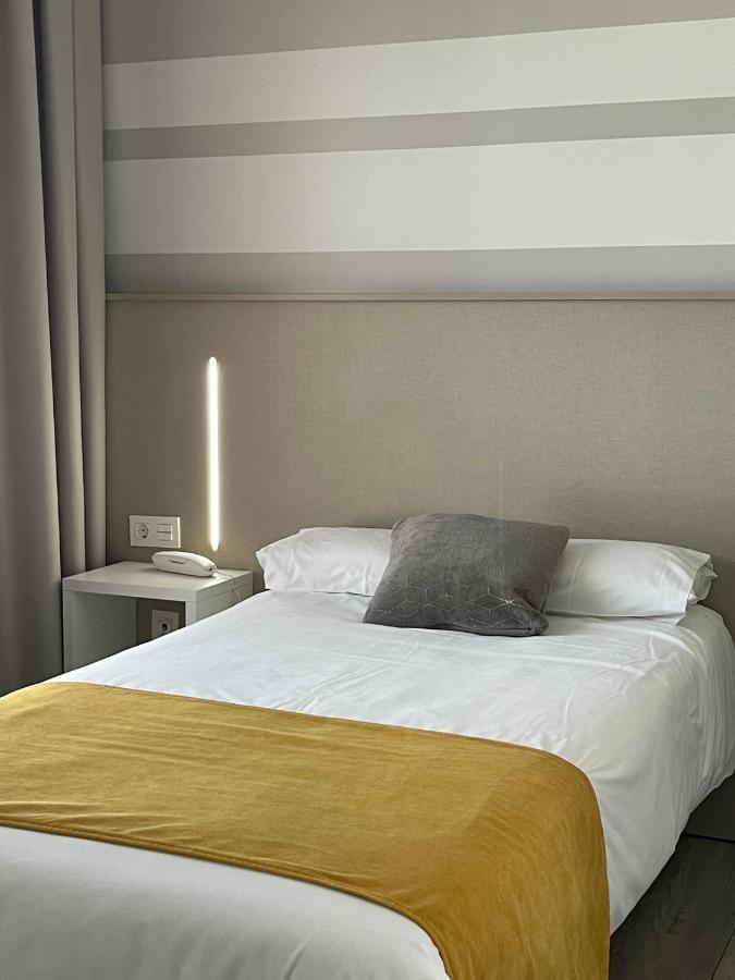 Hotel Leo Монестерио Екстериор снимка