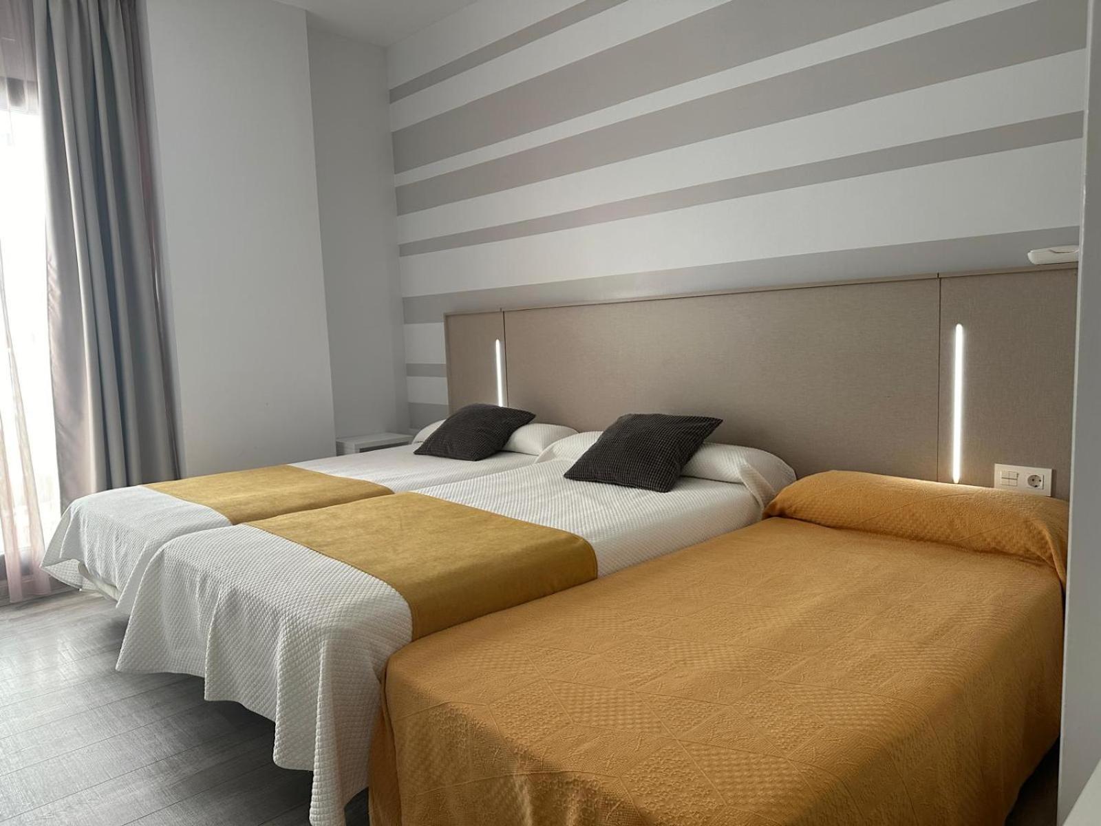 Hotel Leo Монестерио Екстериор снимка
